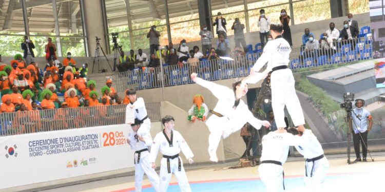 Cérémonie d’inauguration du centre sportif culturel et des Tics Ivoiro-coreen Alassane Ouattara en images