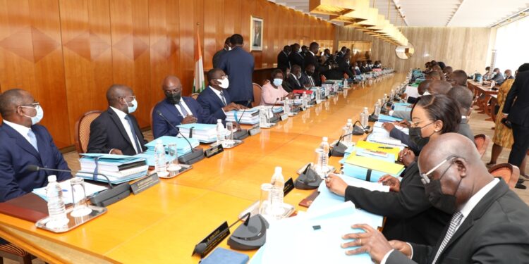 Les images du conseil des ministres du mercredi 20/10/2021 au Palais présidentiel d’Abidjan Plateau.
