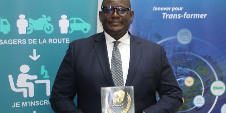 6e édition des victoires du développement: Ibrahima Koné reçoit le grand prix du secteur des transports