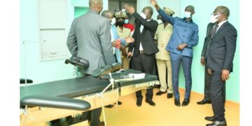 Amélioration des conditions de travail: Pierre Dimba rassure le personnel du Chu de Bouaké