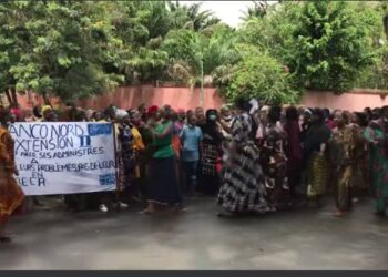 Côte d&rsquo;Ivoire: Des femmes déguerpies de Yopougon manifestent devant le cabinet de la première dame