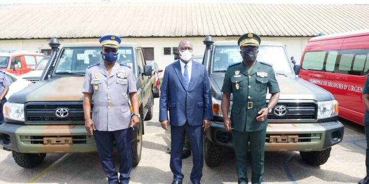 Côte d’Ivoire: le ministre de la Défense Téné Birahima annonce des distinctions