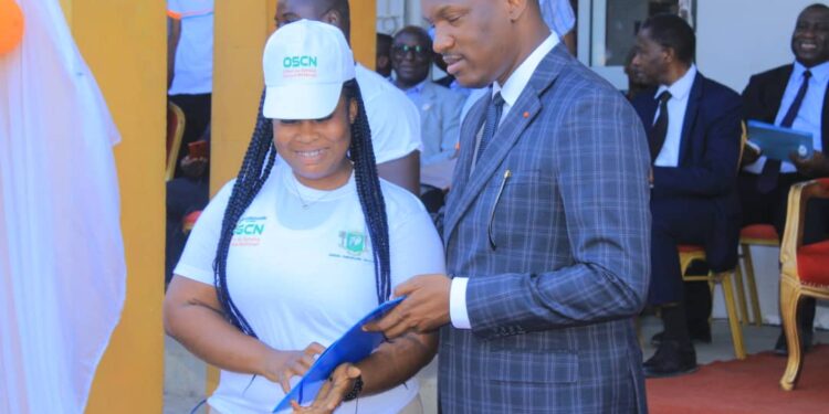 En images la cérémonie de prestation de serment des volontaires d’Attécoubé et présentation des volontaires d’Élibou et de la MÉ