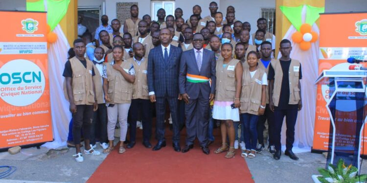 En images la cérémonie de prestation de serment des volontaires d’Attécoubé et présentation des volontaires d’Élibou et de la MÉ