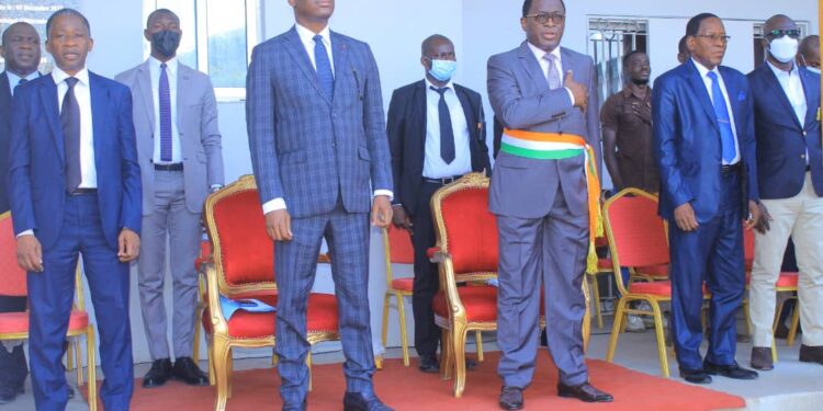 En images la cérémonie de prestation de serment des volontaires d’Attécoubé et présentation des volontaires d’Élibou et de la MÉ