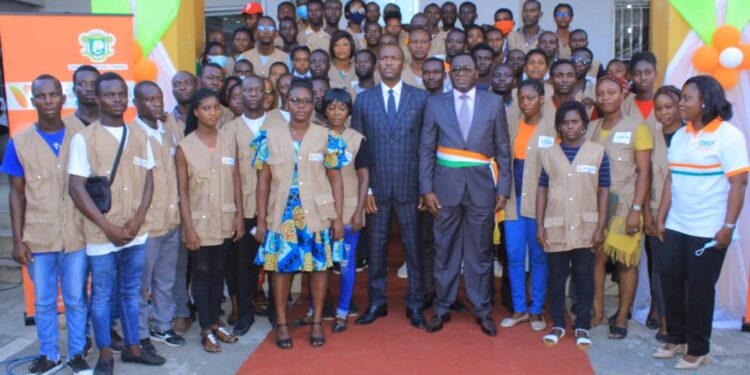 En images la cérémonie de prestation de serment des volontaires d’Attécoubé et présentation des volontaires d’Élibou et de la MÉ