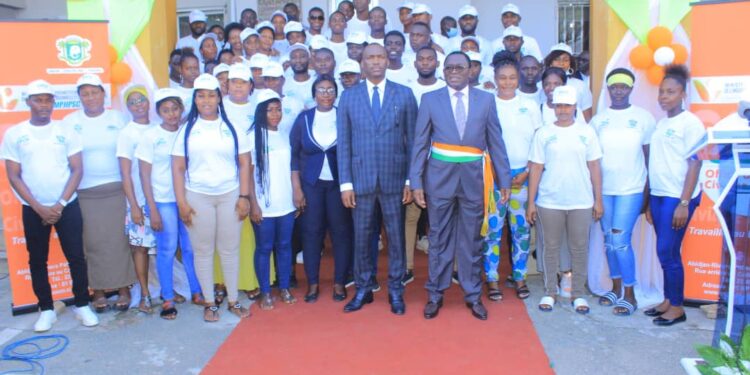 En images la cérémonie de prestation de serment des volontaires d’Attécoubé et présentation des volontaires d’Élibou et de la MÉ