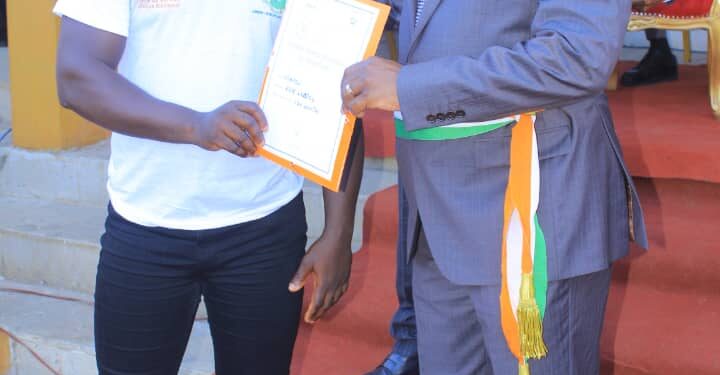 En images la cérémonie de prestation de serment des volontaires d’Attécoubé et présentation des volontaires d’Élibou et de la MÉ