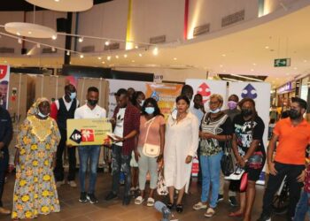 Tombola du 6e anniversaire de Carrefour: Yocode Richmond remporte le gros lot
