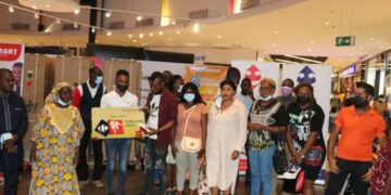 Tombola du 6e anniversaire de Carrefour: Yocode Richmond remporte le gros lot