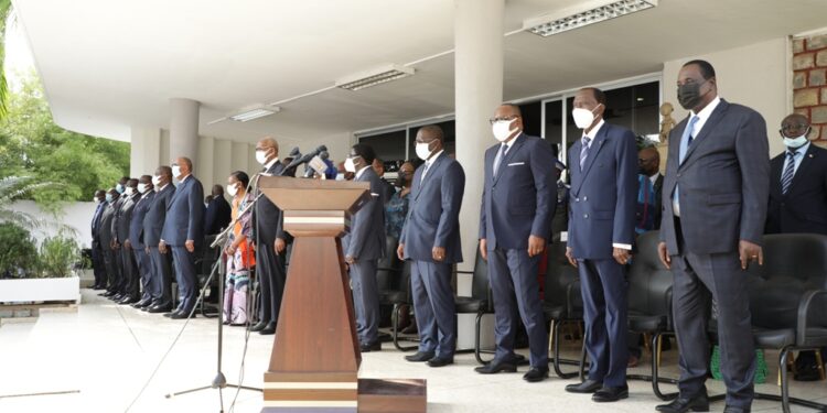 Les images de la décoration du 15/10 au 02/11/2021 des hautes autorités de la République par la grande chancelière à Cocody-Abidjan.