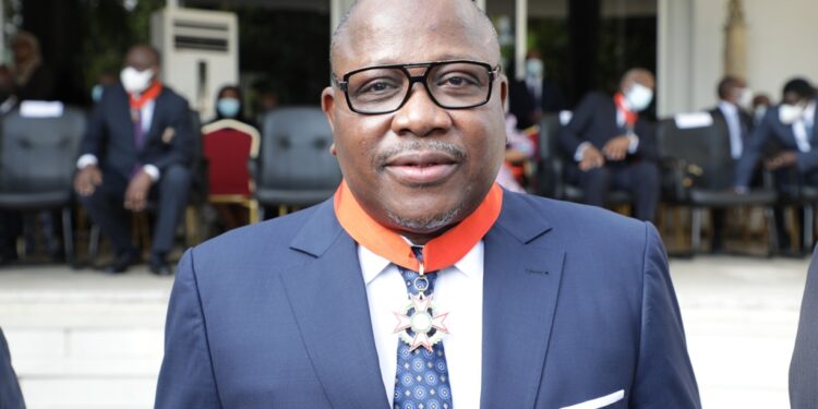 Les images de la décoration du 15/10 au 02/11/2021 des hautes autorités de la République par la grande chancelière à Cocody-Abidjan.