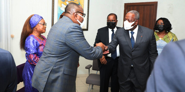 Les images de la décoration du 15/10 au 02/11/2021 des hautes autorités de la République par la grande chancelière à Cocody-Abidjan.