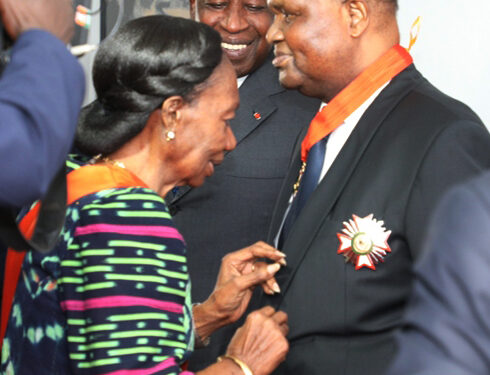 Les images de la décoration du 15/10 au 02/11/2021 des hautes autorités de la République par la grande chancelière à Cocody-Abidjan.