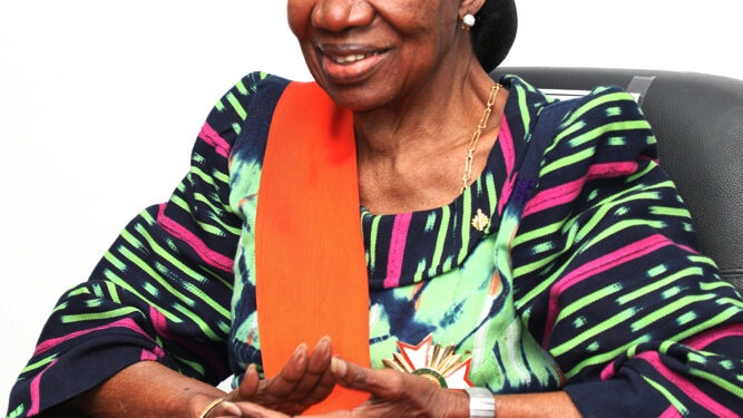 Les images de la décoration du 15/10 au 02/11/2021 des hautes autorités de la République par la grande chancelière à Cocody-Abidjan.