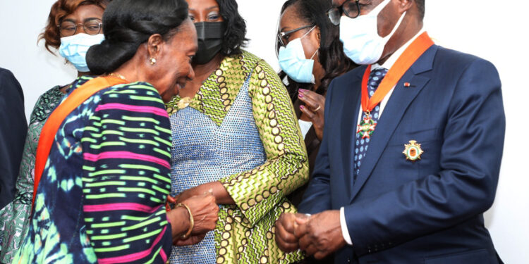 Les images de la décoration du 15/10 au 02/11/2021 des hautes autorités de la République par la grande chancelière à Cocody-Abidjan.