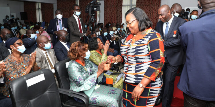 Les images de la décoration du 15/10 au 02/11/2021 des hautes autorités de la République par la grande chancelière à Cocody-Abidjan.