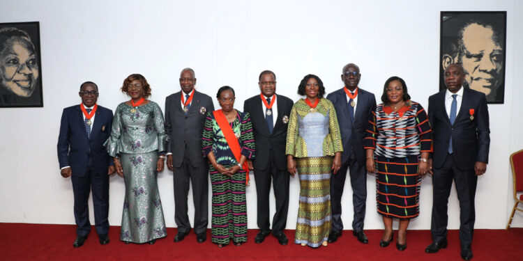 Les images de la décoration du 15/10 au 02/11/2021 des hautes autorités de la République par la grande chancelière à Cocody-Abidjan.