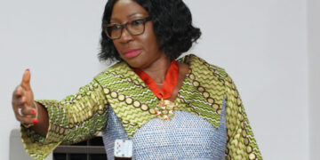 Les images de la décoration du 15/10 au 02/11/2021 des hautes autorités de la République par la grande chancelière à Cocody-Abidjan.