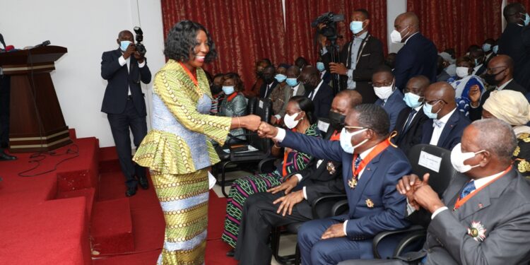 Les images de la décoration du 15/10 au 02/11/2021 des hautes autorités de la République par la grande chancelière à Cocody-Abidjan.