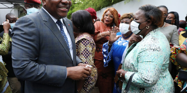 Les images de la décoration du 15/10 au 02/11/2021 des hautes autorités de la République par la grande chancelière à Cocody-Abidjan.