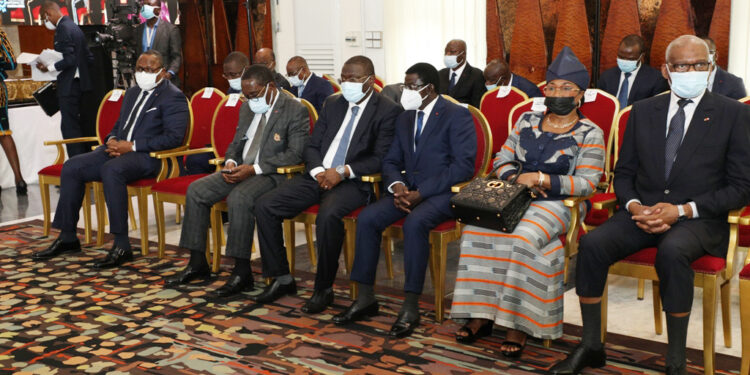 Prix d’excellence 2021, le président Ouattara honore 84 Ivoiriens au palais présidentiel le vendredi 05 novembre. (Album photos)