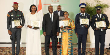 Prix d&rsquo;excellence 2021, le président Ouattara honore 84 Ivoiriens au palais présidentiel le vendredi 05 novembre. (Album photos)