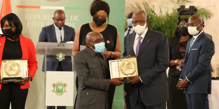 Prix d’excellence 2021, le président Ouattara honore 84 Ivoiriens au palais présidentiel le vendredi 05 novembre. (Album photos)