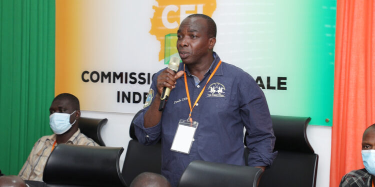 Les images de la conférence de presse du président de la CEI Ibrahime Coulibaly-Kuibiert le jeudi 18 novembre au siège de l’institution sise II-Plateaux à Abidjan