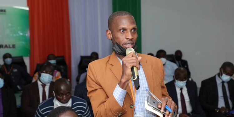 Les images de la conférence de presse du président de la CEI Ibrahime Coulibaly-Kuibiert le jeudi 18 novembre au siège de l’institution sise II-Plateaux à Abidjan