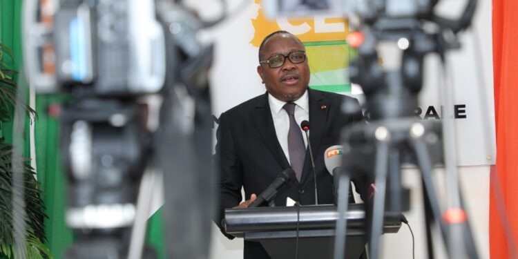 Les images de la conférence de presse du président de la CEI Ibrahime Coulibaly-Kuibiert le jeudi 18 novembre au siège de l’institution sise II-Plateaux à Abidjan