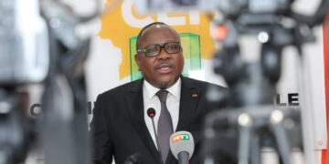 Les images de la conférence de presse du président de la CEI Ibrahime Coulibaly-Kuibiert le jeudi 18 novembre au siège de l&rsquo;institution sise II-Plateaux à Abidjan