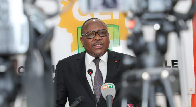 Les images de la conférence de presse du président de la CEI Ibrahime Coulibaly-Kuibiert le jeudi 18 novembre au siège de l’institution sise II-Plateaux à Abidjan