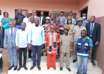 Tiassalé:  Les clés du collège moderne remises aux autorités 