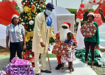 Daloa/ Arbre de Noel Mamadou Touré ‘’cadeaute’’ plus de 1000 enfants