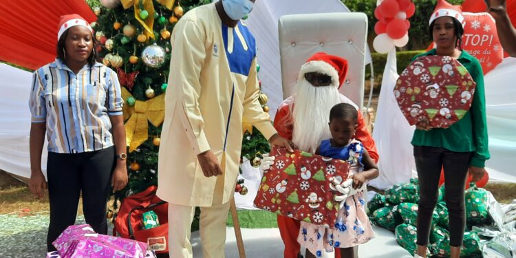 Daloa/ Arbre de Noel Mamadou Touré ‘’cadeaute’’ plus de 1000 enfants