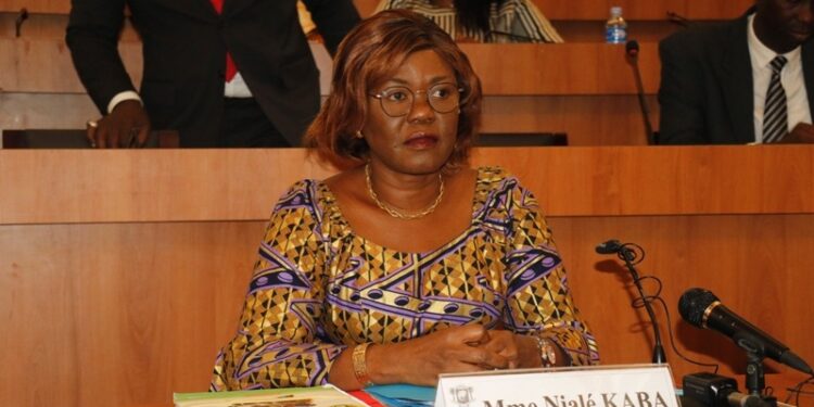 Côte d’Ivoire: Kaba Nialé présente le Plan National de Développement 2021-2025 aux députés.