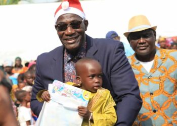 Noel à Adjamé: Farikou gâte 5000 enfants des 19 quartiers de sa commune