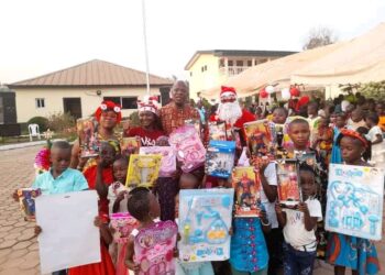 Cavally/Anne Ouloto comble 5000 enfants de cadeaux