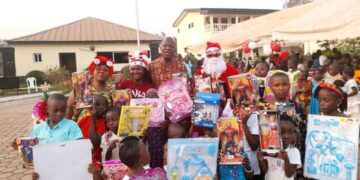 Cavally/Anne Ouloto comble 5000 enfants de cadeaux