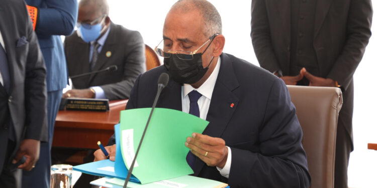 Les images du conseil des ministres du mercredi 15 décembre 2021 au palais présidentiel au Plateau-Abidjan.