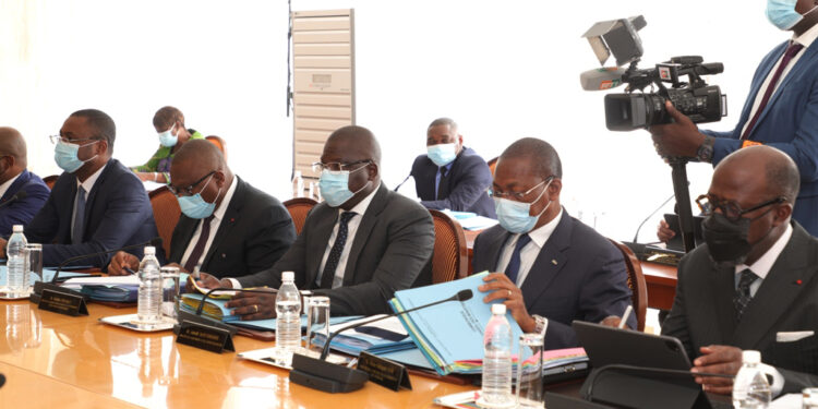 Les images du conseil des ministres du mercredi 15 décembre 2021 au palais présidentiel au Plateau-Abidjan.