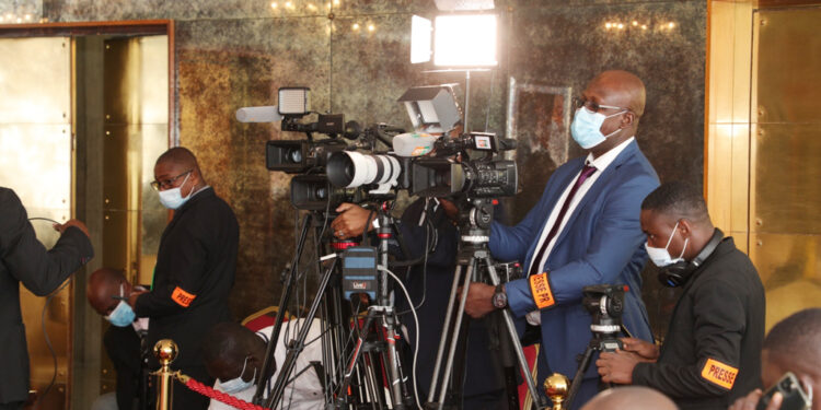 Les images du conseil des ministres du mercredi 15 décembre 2021 au palais présidentiel au Plateau-Abidjan.