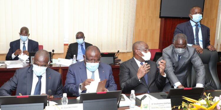 Les images du lancement du 5e dialogue entre les partis politiques et le gouvernement en présence du Premier ministre Patrick Achi à la Primature au Plateau.