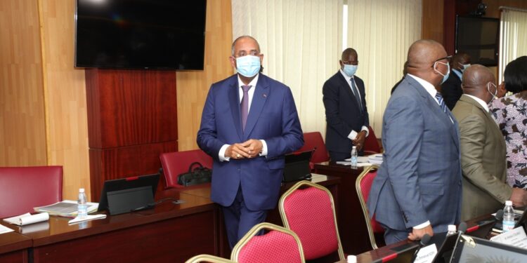 Les images du lancement du 5e dialogue entre les partis politiques et le gouvernement en présence du Premier ministre Patrick Achi à la Primature au Plateau.