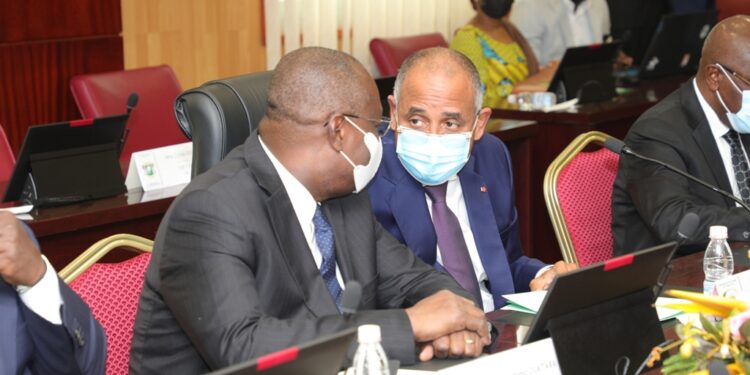 Les images du lancement du 5e dialogue entre les partis politiques et le gouvernement en présence du Premier ministre Patrick Achi à la Primature au Plateau.