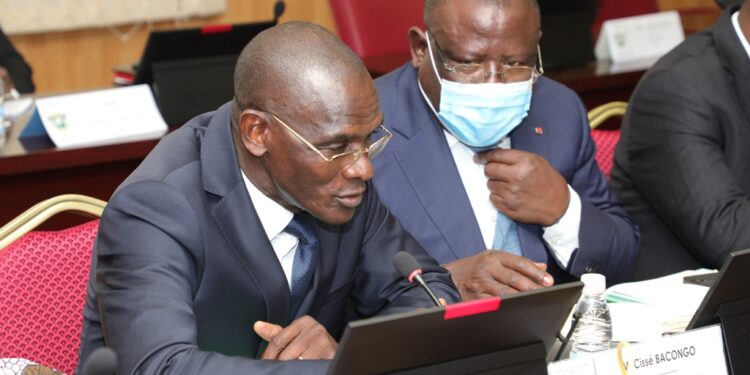 Les images du lancement du 5e dialogue entre les partis politiques et le gouvernement en présence du Premier ministre Patrick Achi à la Primature au Plateau.