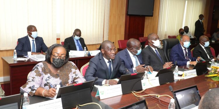 Les images du lancement du 5e dialogue entre les partis politiques et le gouvernement en présence du Premier ministre Patrick Achi à la Primature au Plateau.