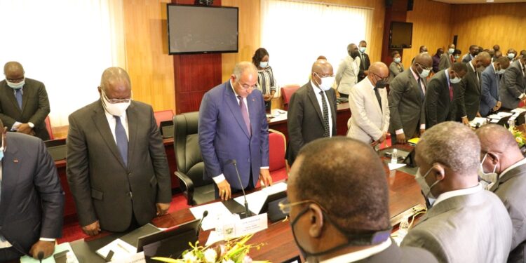 Les images du lancement du 5e dialogue entre les partis politiques et le gouvernement en présence du Premier ministre Patrick Achi à la Primature au Plateau.