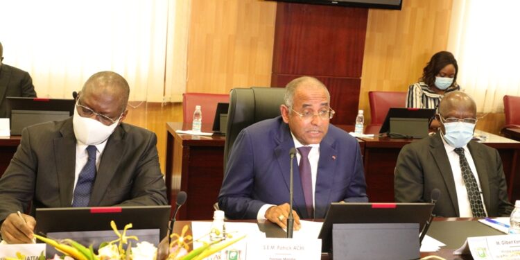 Les images du lancement du 5e dialogue entre les partis politiques et le gouvernement en présence du Premier ministre Patrick Achi à la Primature au Plateau.